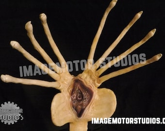 Life size 1:1 scale Alien facehugger prop replica