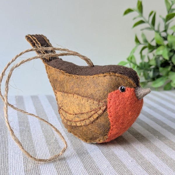 Hanging Felt Robin
