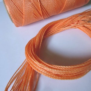 Leichte Coral Orange Pastell gewachst Polyester Schnur 25ft Pack = 8,33 Werften = 7,6 Meter Linhasita Faden Marke #216