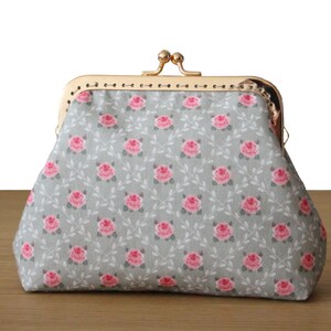 Vintage Roses Kisslock makeup bag Pink Toile pouch Cosmetic purse unique Floral handbag for Women Gift for Her