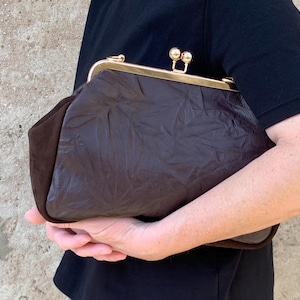 Large Kisslock Frame Brown leather Oversized clutch Genuine leather Soft leather purse with Golden metal frame Trendy bag