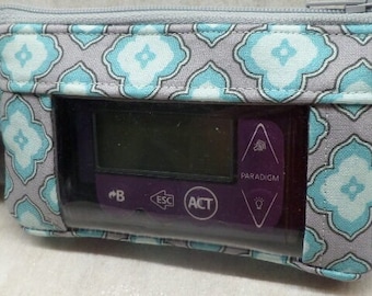 Insulin Pump Pouch with window for type 1 diabetes insulin pump accessories, diabetic accessories, cgm cases, mint grey quatrefoil