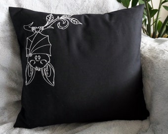 sleeping Bat - Pillow 40 x 40 cm