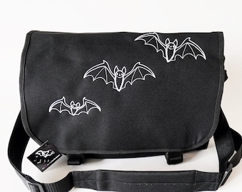 Schultertasche, groß - sweet Vampire (Messenger Bag)