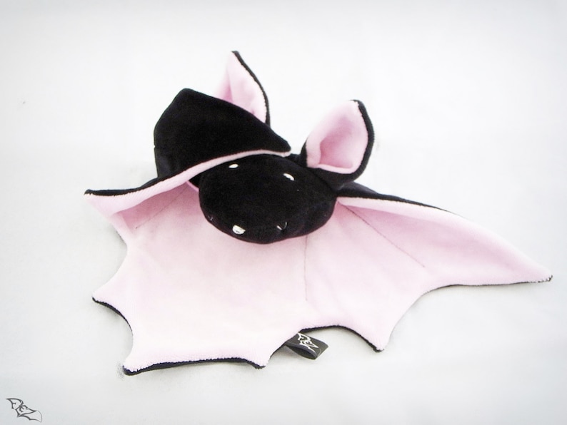 SchmuseTröste Fledermaus babyrosa Bild 1