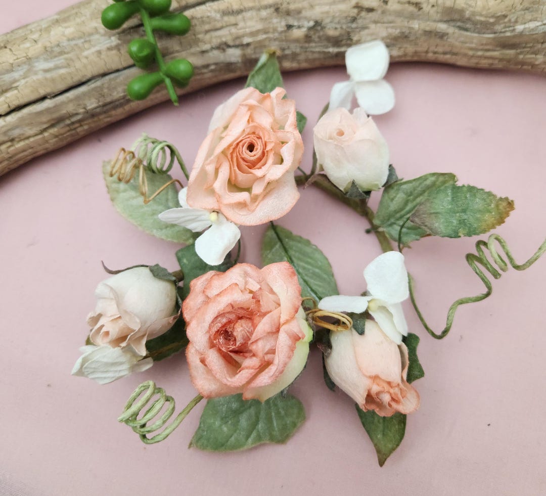Parchment Colour Roses Peach Rose Bouquet, Vintage Round Table Top Decor Parchment Roses ...