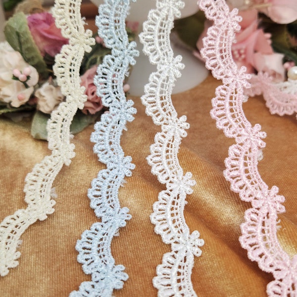 Floral Scallop Lace, scallop daisy trim in pink blue cream white. Sewing supplies. Floral garment craft supplies By the yard, 3/4 inch wide