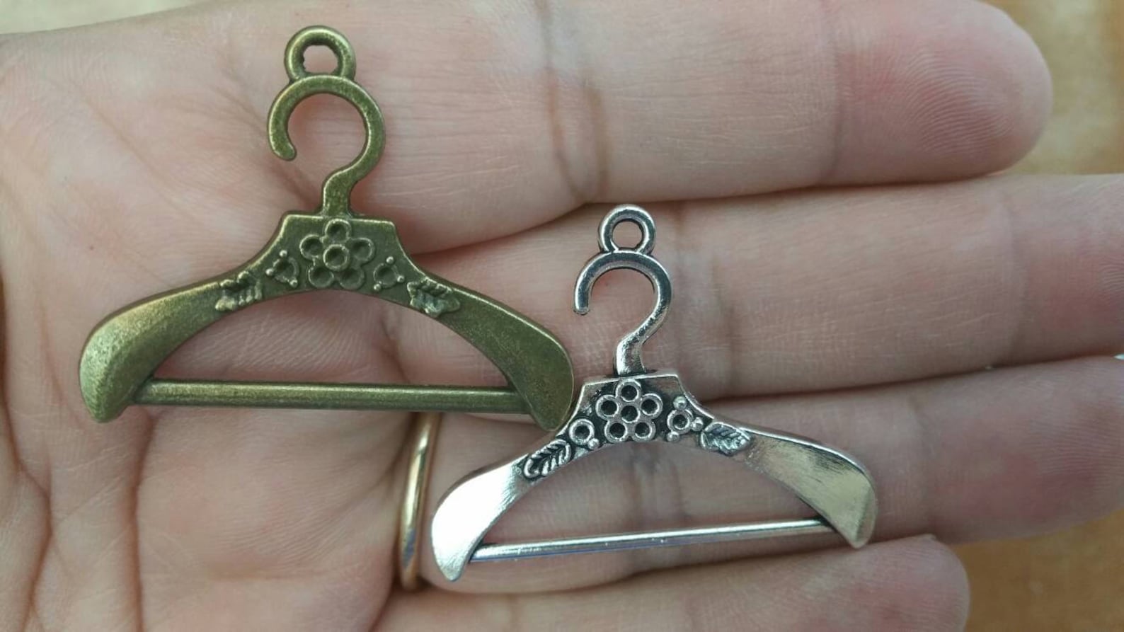 FASHEWELRY 200 stuks citroen hars hangers voor het