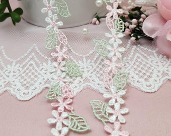 Pastel Daisy Lace, Pink Green white Venice Daisy Flower Trim. Floral sewing craft supplies garment trimmings Lace by the yard, 1 inches wide