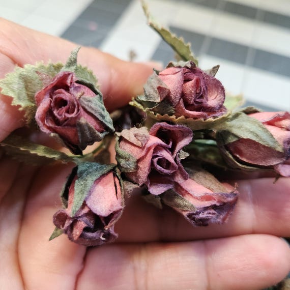 Millinery Rose Mauve, Flower buds in a Rose Mauve purple color Vintage Parchment Paper Dry flower look, 6 small buds on wire. new old stock