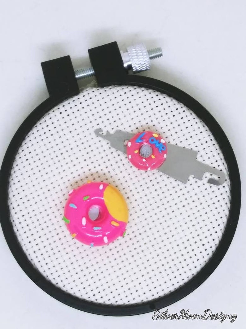threader Needle threader,magnetic needle threader,decorated needle threader,needle point accessory,cross stitching,quilting,sewing