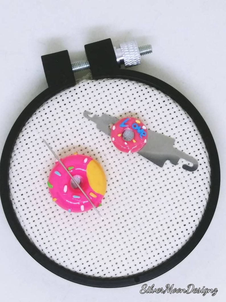 threader Needle threader,magnetic needle threader,decorated needle threader,needle point accessory,cross stitching,quilting,sewing