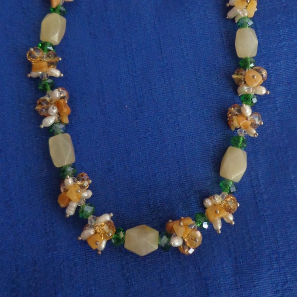 Yellow Jade Necklace with freshwater Pearls, Green Necklace, Chunky Necklace, Boho Necklace