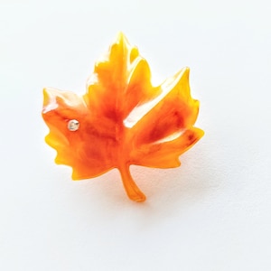 Vintage Avon Maple Leaf Pin.