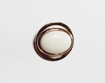 Vintage Avon White Cabochon Brooch