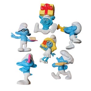 Lot of 6 Smurf Figurines