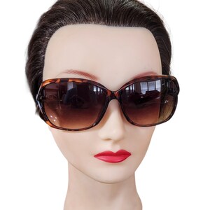 Vintage Unisex Tortoise Sunglasses, Timeless Universal Sunglasses