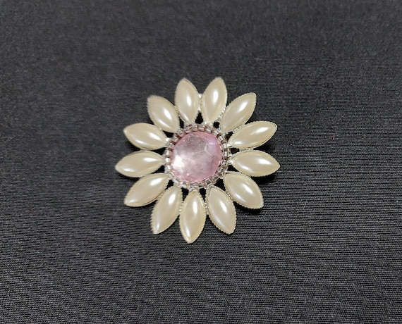Pink Daisy Pin, Floral Brooch - image 2