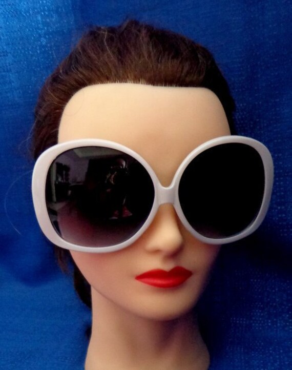 huge oversized sunglasses