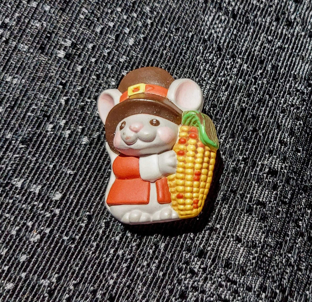 Hallmark Pilgrim Mouse Thanksgiving Pin - Etsy