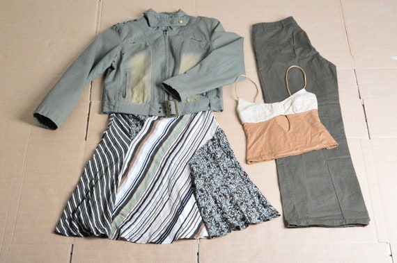 100 pc Y2K Womens Clothing Lot Wholesale Bundle B… - image 9