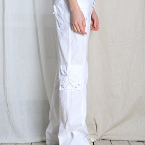 Pantalon cargo blanc Y2K en coton léger pour femmes, tour de taille 31 po. image 6
