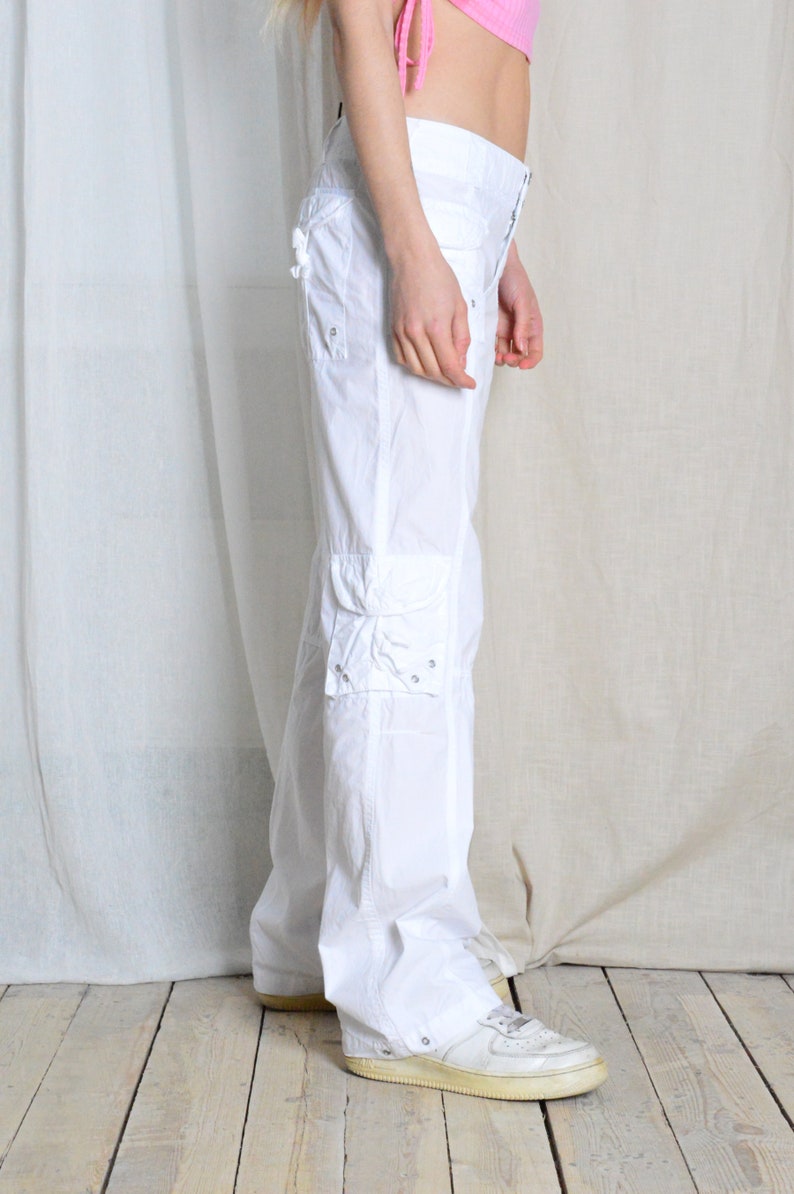 Pantalon cargo blanc Y2K en coton léger pour femmes, tour de taille 31 po. image 6