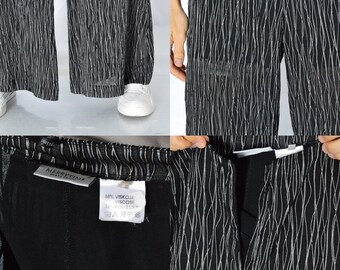 Vintage 90s Unisex Black Wavy Striped Graphic Lightweight Flare
