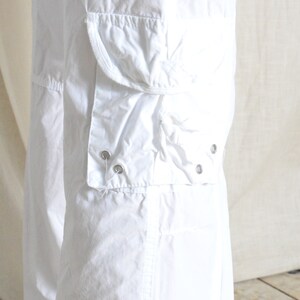 Pantalon cargo blanc Y2K en coton léger pour femmes, tour de taille 31 po. image 4