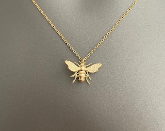 Bijenketting – op de natuur geïnspireerde insectenbedel | Verguld of verzilverd | Sierlijke honingbijhanger | Minimalistisch cadeau voor haar