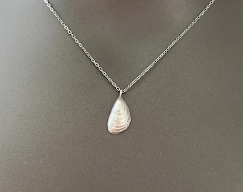 Collar de conchas, collar de conchas de ostra de oro o plata, bonito regalo de joyería marina para ella.