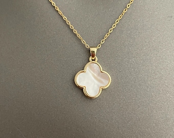 Gold White Shell Halskette - Ozean-inspirierter Schmuck | Zierliche Muschel Anhänger | Minimalist vergoldet Strand Halskette | Küsten Geschenk für sie