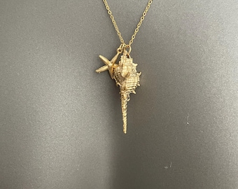 Conch and Starfish Necklace – Gold or Silver Plated | Ocean-Inspired Charm Jewelry | Dainty Beach Pendant Gift for Her