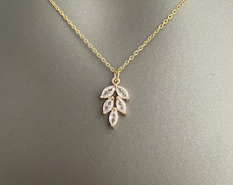 Crystal Leaf Necklace – Elegant Gold or Silver Plated Pendant | Dainty Minimalist Jewelry | Sparkling Leaf Charm | Gift for Her