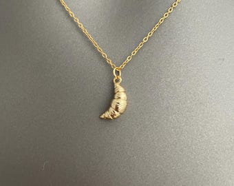 Croissantketting – goud- of verzilverde Parijse gebakshanger | Leuke Frans geïnspireerde sieraden | Cadeau voor bakkers en fijnproevers