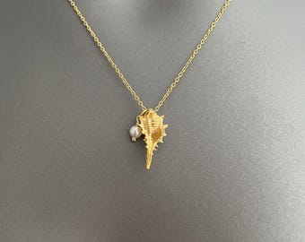 Sireneketting – vergulde schelphanger met Swarovski-parel | Oceaansieraden | Kustcadeau voor haar | Minimalistische ketting