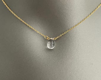 Minimale waterdruppelketting – goud- of verzilverde ketting | Doorzichtige druppelvormige ketting met hanger | Eenvoudige alledaagse sieraden | Minimalistisch cadeau
