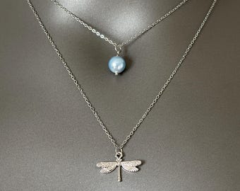 Collar de perlas azules con forma de libélula, conjunto de collar de perlas Swarovski en oro o plata, regalo de joyería inspirada en la naturaleza para ella.