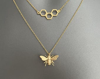 Collar de capas con diseño de abeja y panal – Bañado en oro o plata / Joyería inspirada en la naturaleza / Lindo collar para el día a día / Regalo para ella