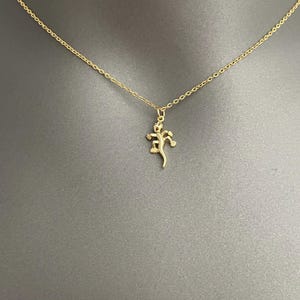 Gekkoketting – vergulde hagedishanger | Tropische dierensieraden | Boho-bedelketting | Op de natuur geïnspireerde reptielenhanger voor haar