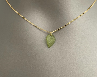 Groene bladketting – Minimalistische natuursieraden | Acrylbladhanger | Goud/zilver/roségoud vergulde ketting | Sierlijk dagelijks cadeau