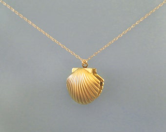 Gold Mermaid Shell Necklace, Ariel Locket Photo Necklace, Seashell Locket Necklace, Gift for Women, Gift for Mom, Jewelry