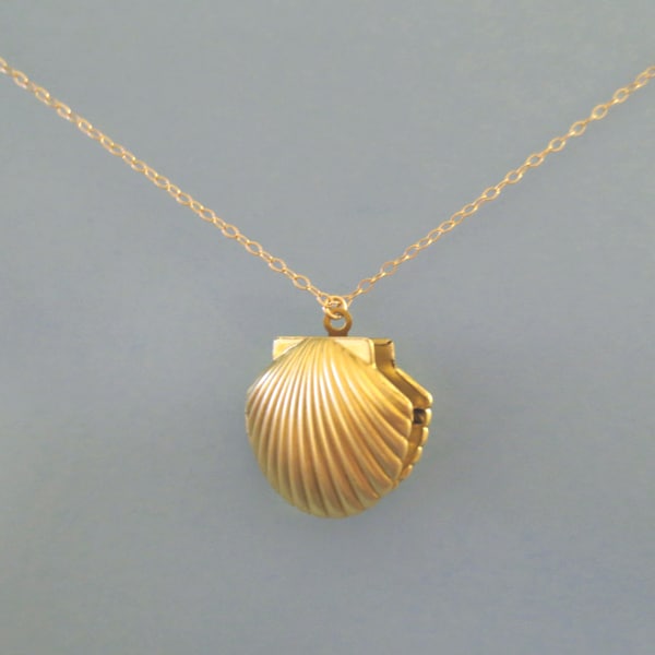 Gold Mermaid Shell Necklace, Ariel Locket Photo Necklace, Seashell Locket Necklace, Gift for Women, Gift for Mom, Jewelry