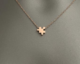 Puzzelstukketting – goud, zilver of roséverguld | Minimalistische charme voor liefde, autismebewustzijn, vriendschap | Tiny Piece-hanger
