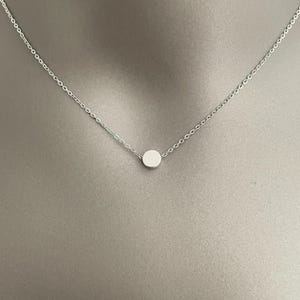 Minimalist Disc Necklace – Dainty Circle Pendant in Gold or Silver | Simple Everyday Jewelry | Delicate Gift for Her | Bridesmaid Necklace