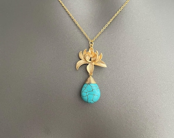 Gouden lotusbloemketting – elegante, op de natuur geïnspireerde sieraden | Turkoois druppelvormige hanger | Boho-chique bedel | Betekenisvol cadeau voor haar