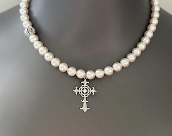 Collar clásico de perlas blancas Swarovski (4 mm, 6 mm y 8 mm) / Joyería minimalista y elegante con perlas / Para novias y uso diario