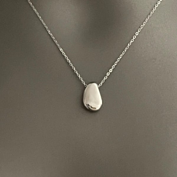 Minimal Pebble Necklace – Gold or Silver Plated Teardrop Pendant | Organic Stone Shape Necklace | Modern Minimal Jewelry | Everyday Necklace