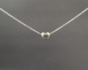 Heart necklace Cute necklace Minimal necklace Mini heart necklace Love necklace Boyfriend gift Girlfriend gift Mom gift Friendship gift