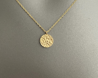 Hammered Disc Necklace – Textured Gold Pendant | Minimalist Everyday Jewelry | Layering Necklace | Modern Gift for Her